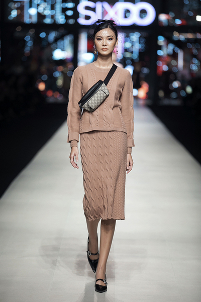 fashion-show 041SIXDO photo KIENGCANTEAM.jpg